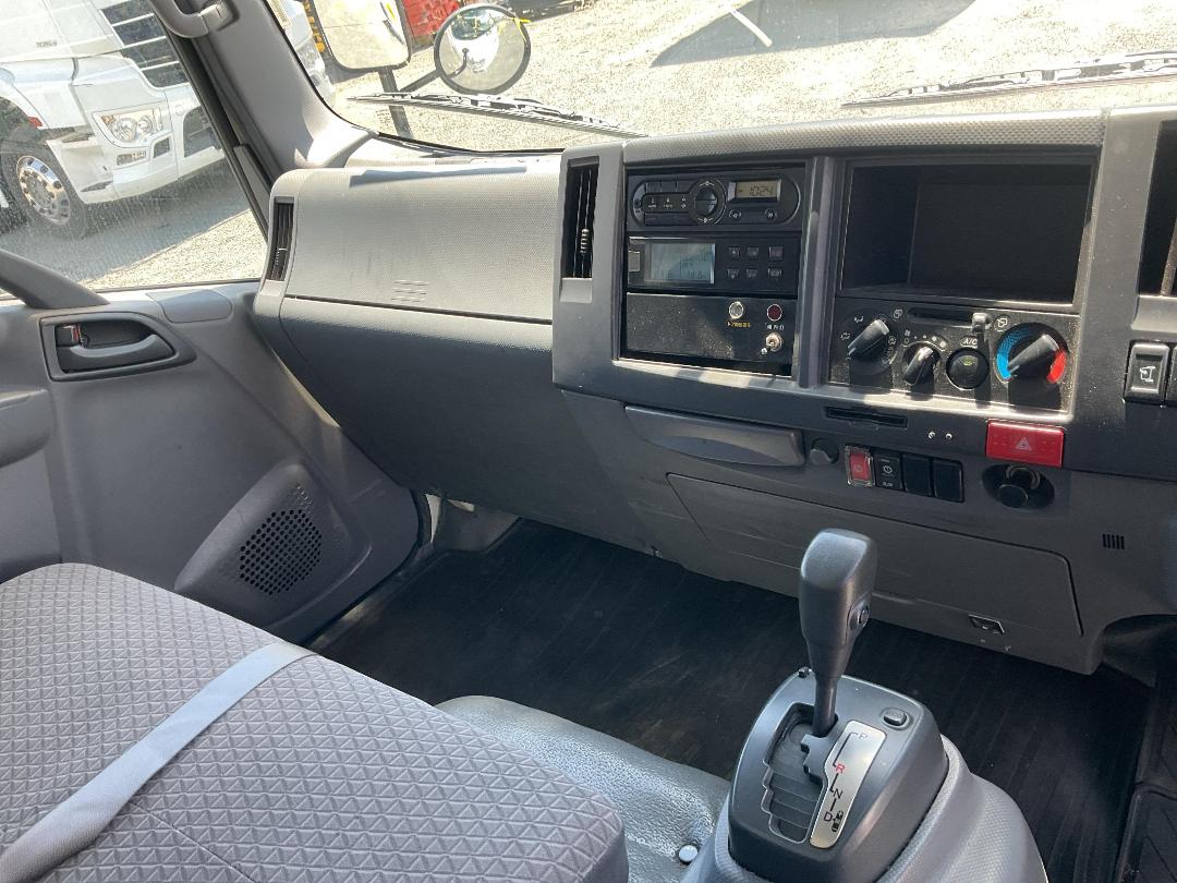 Photo '17' of Isuzu ELF Chiller