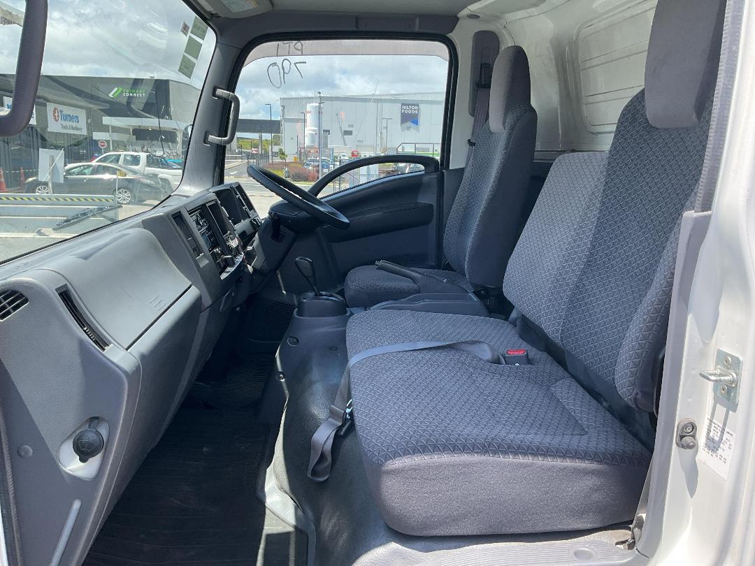 Photo '21' of Isuzu ELF Chiller