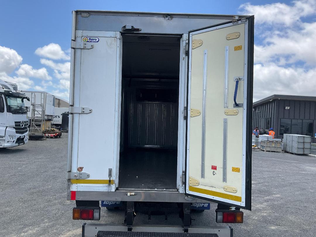 Photo '26' of Isuzu ELF Chiller