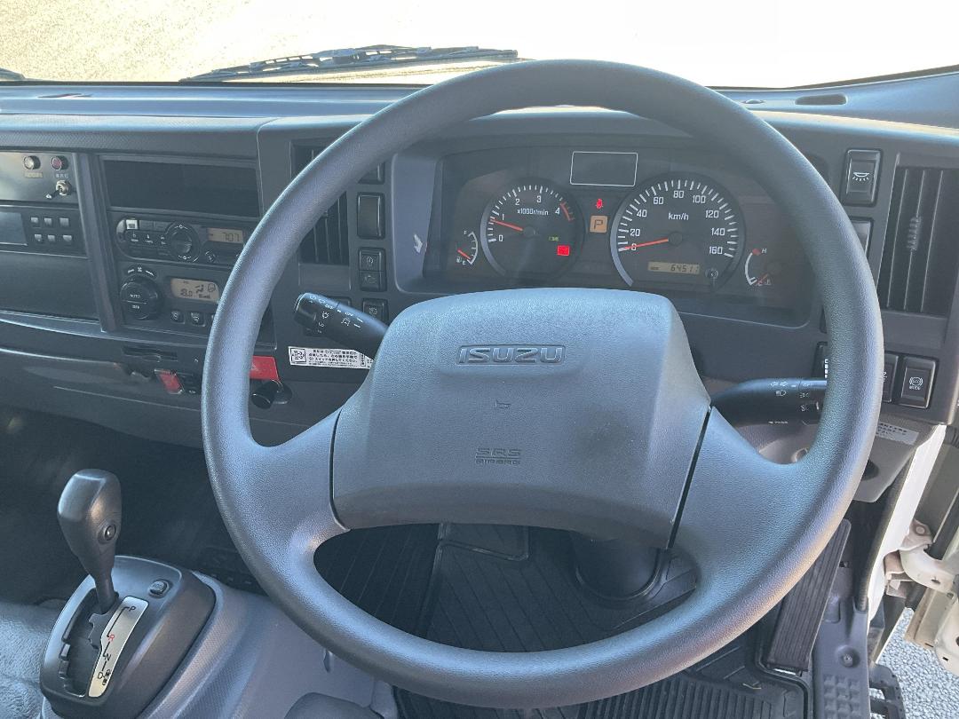 Photo '14' of Isuzu ELF Chiller Photo '14' of Isuzu ELF Chiller