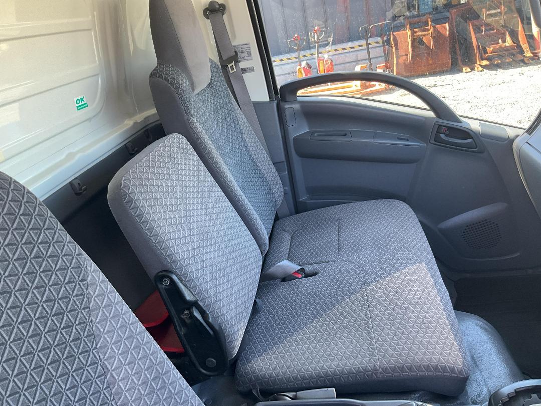 Photo '18' of Isuzu ELF Chiller Photo '18' of Isuzu ELF Chiller