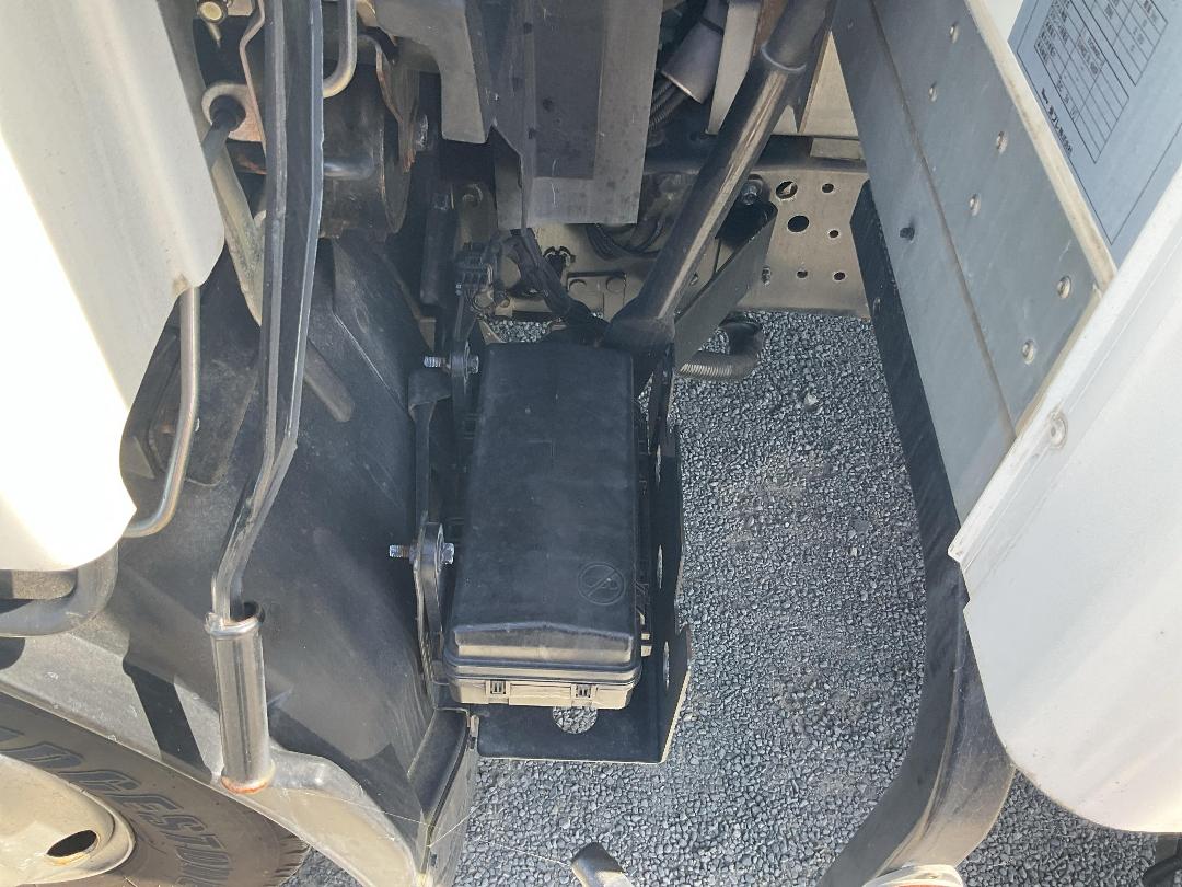 Photo '24' of Isuzu ELF Chiller Photo '24' of Isuzu ELF Chiller