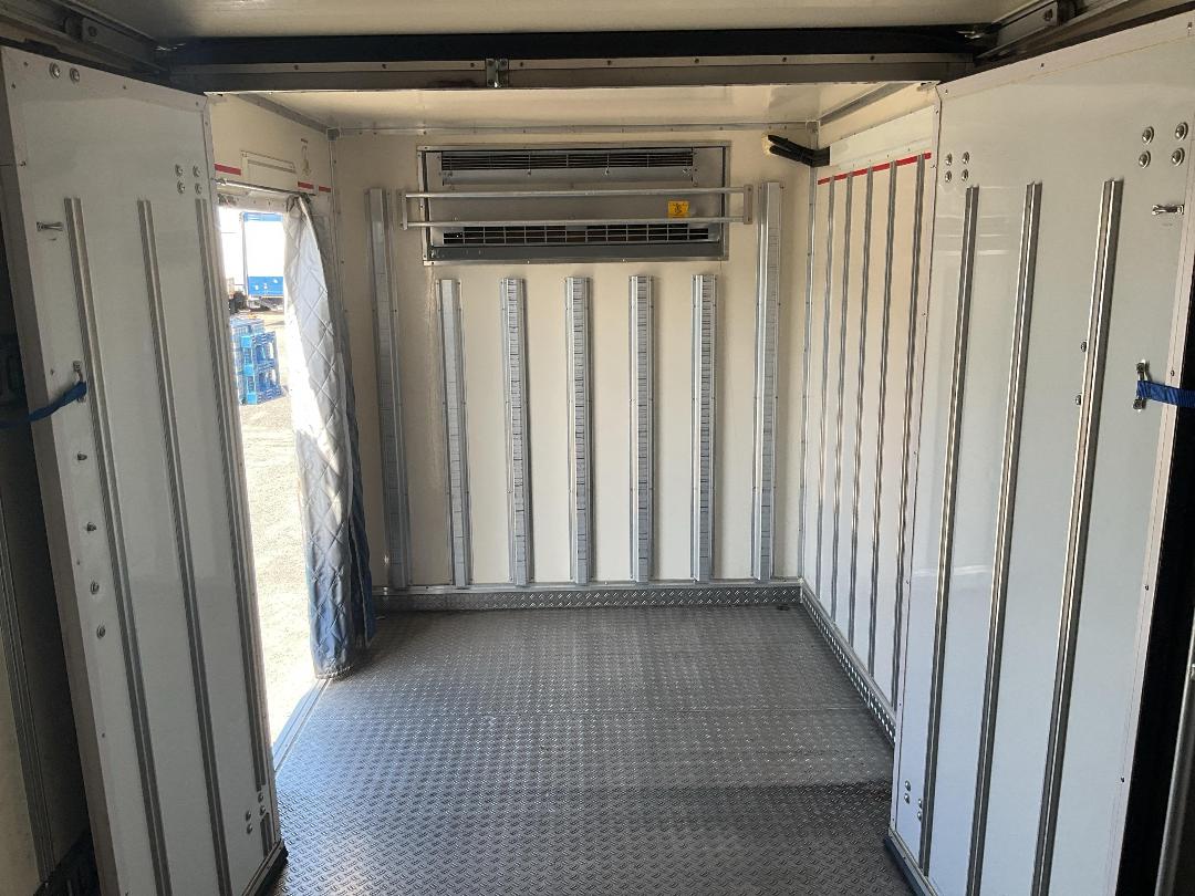 Photo '31' of Isuzu ELF Chiller Photo '31' of Isuzu ELF Chiller