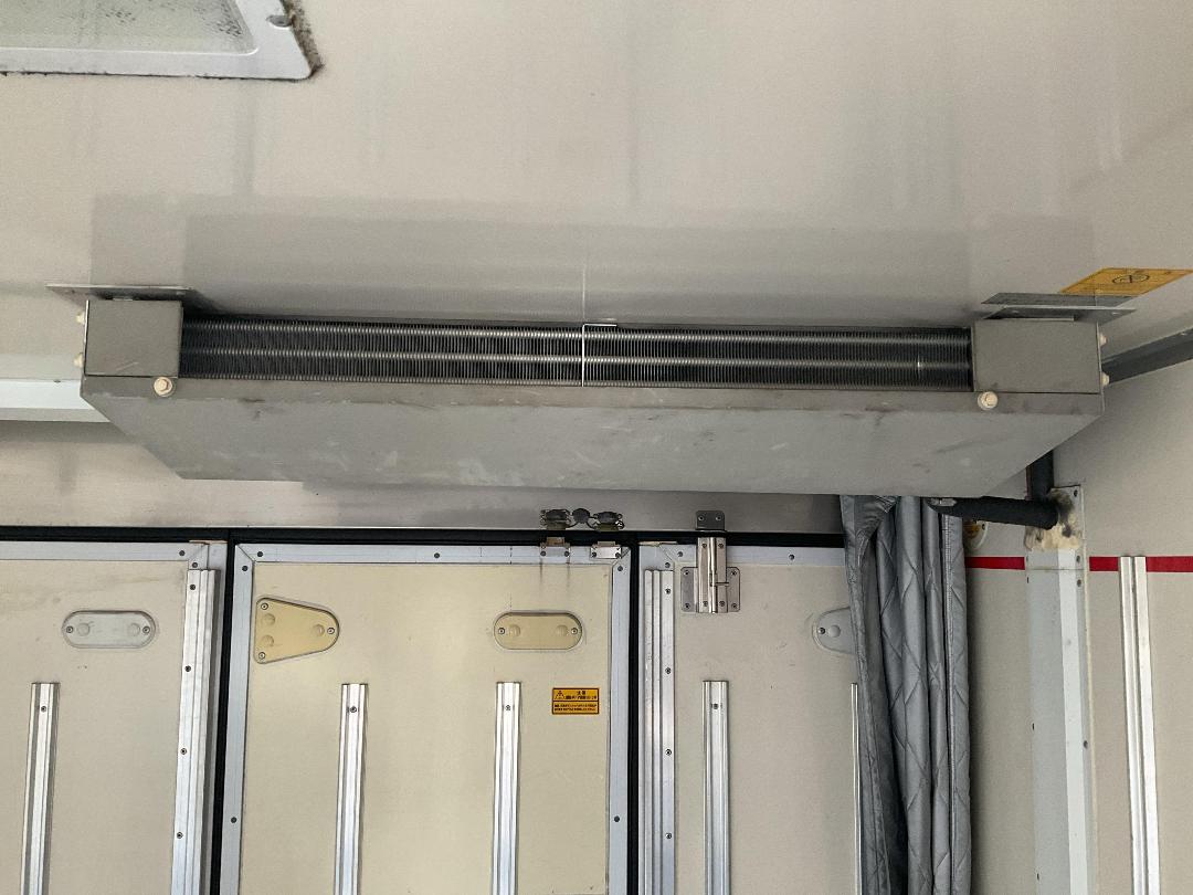 Photo '34' of Isuzu ELF Chiller Photo '34' of Isuzu ELF Chiller