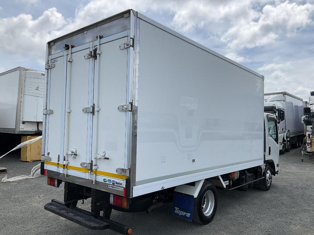 Photo '4' of Isuzu ELF Chiller Photo '4' of Isuzu ELF Chiller