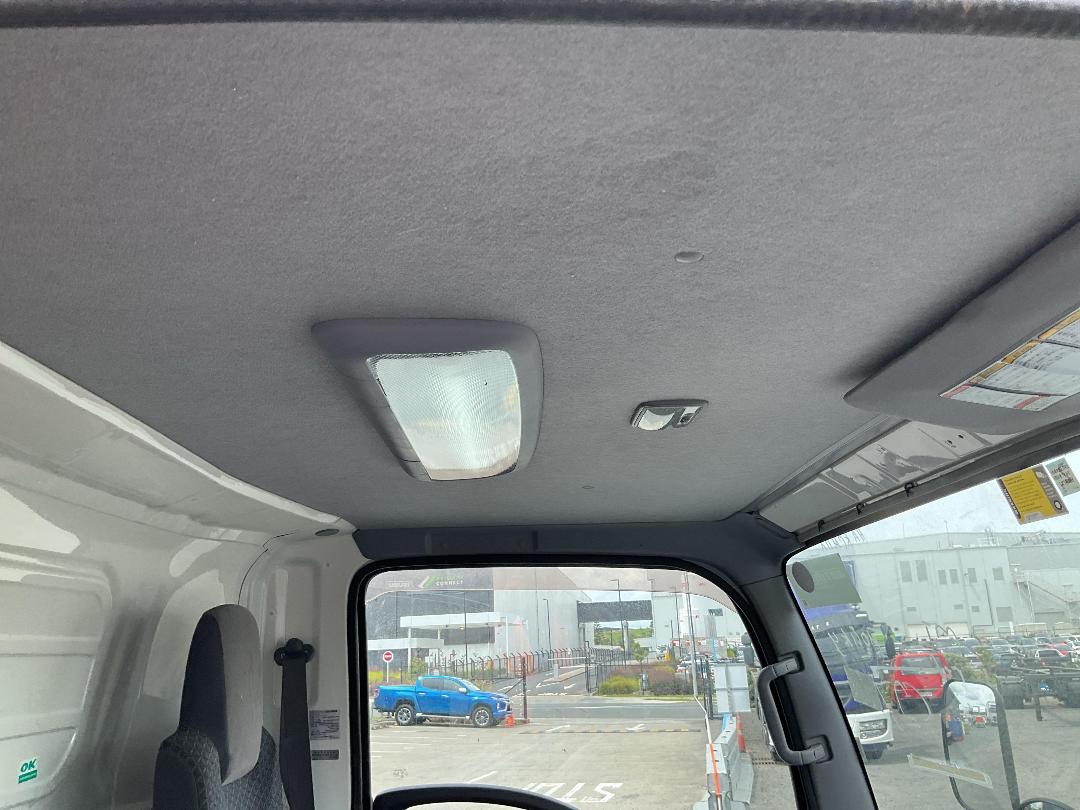 Photo '18' of Isuzu ELF Chiller Photo '18' of Isuzu ELF Chiller