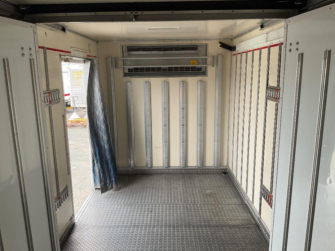 Photo '28' of Isuzu ELF Chiller Photo '28' of Isuzu ELF Chiller