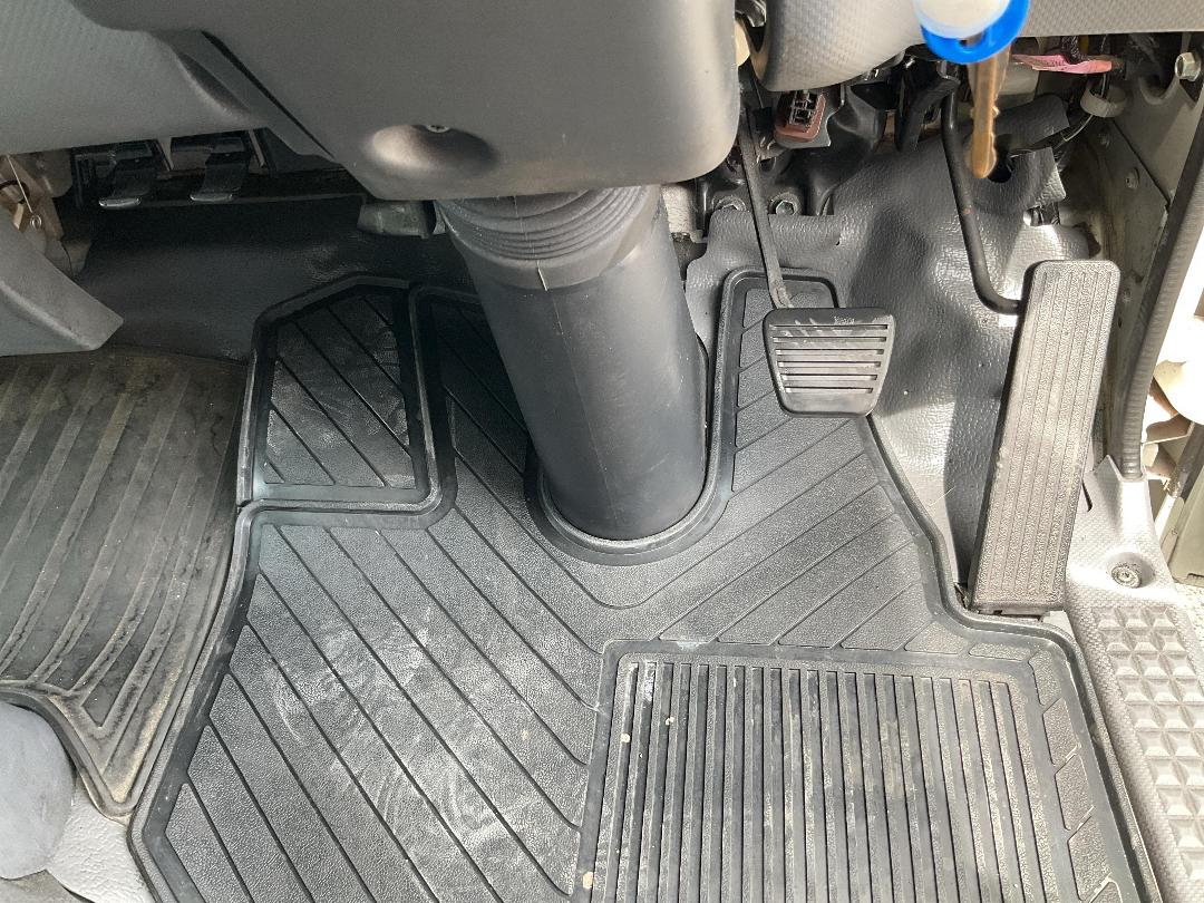 Photo '14' of Isuzu ELF Chiller Photo '14' of Isuzu ELF Chiller