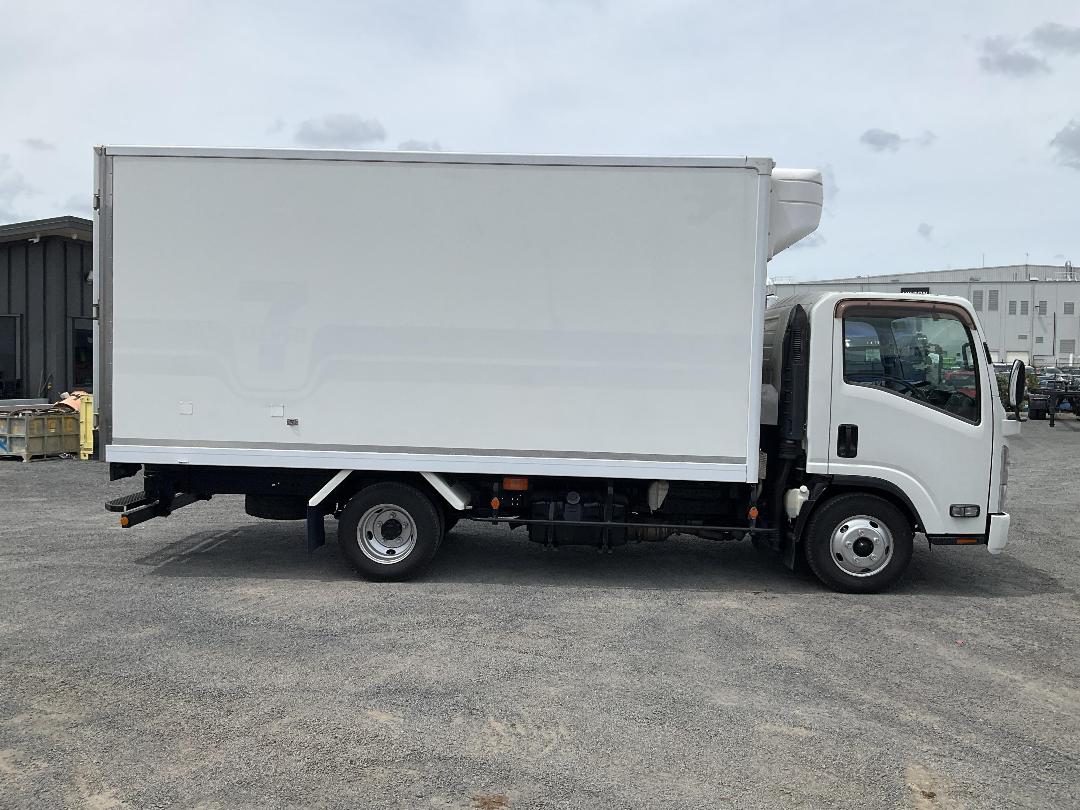 Photo '3' of Isuzu ELF Chiller Photo '3' of Isuzu ELF Chiller