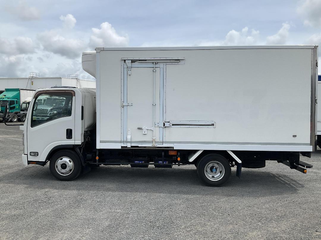 Photo '7' of Isuzu ELF Chiller Photo '7' of Isuzu ELF Chiller