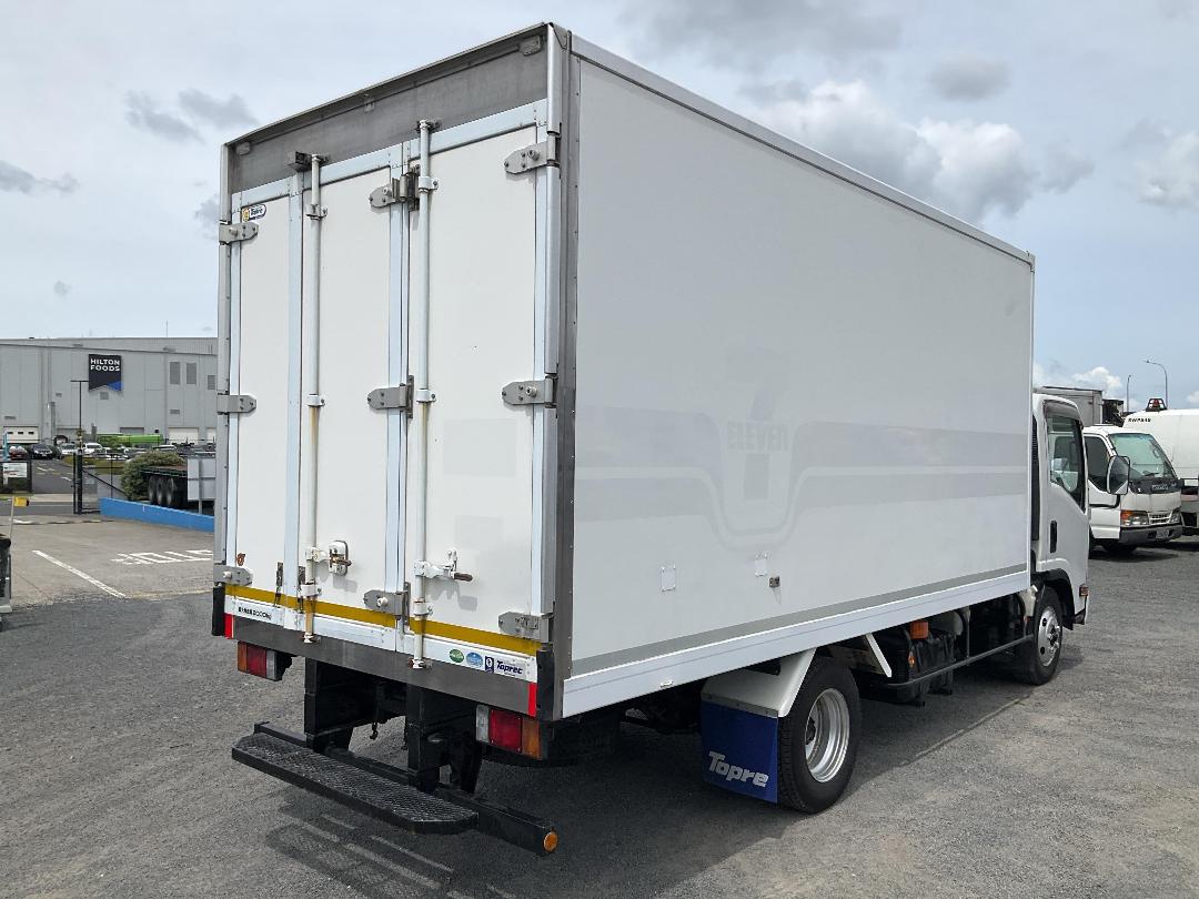 Photo '4' of Isuzu ELF Chiller Photo '4' of Isuzu ELF Chiller