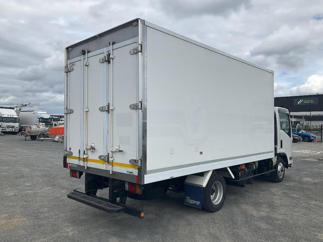 Photo '4' of Isuzu ELF Chiller Photo '4' of Isuzu ELF Chiller