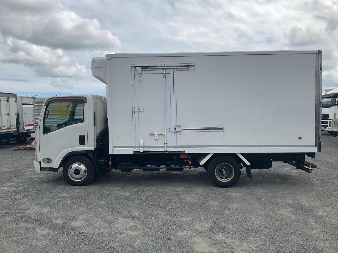 Photo '7' of Isuzu ELF Chiller Photo '7' of Isuzu ELF Chiller