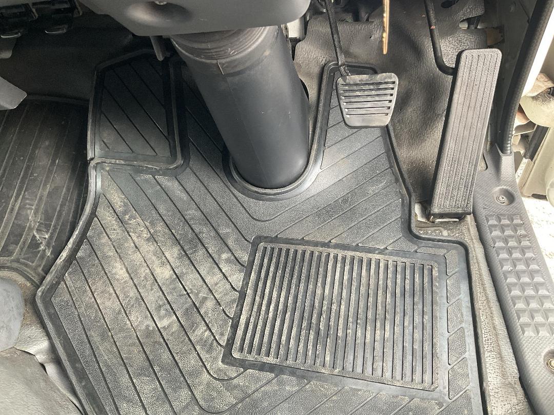 Photo '14' of Isuzu ELF Chiller Photo '14' of Isuzu ELF Chiller