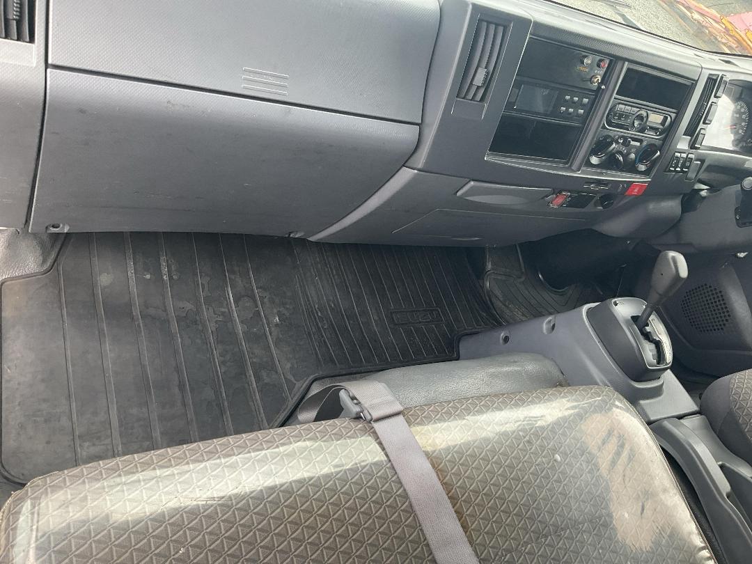 Photo '23' of Isuzu ELF Chiller Photo '23' of Isuzu ELF Chiller