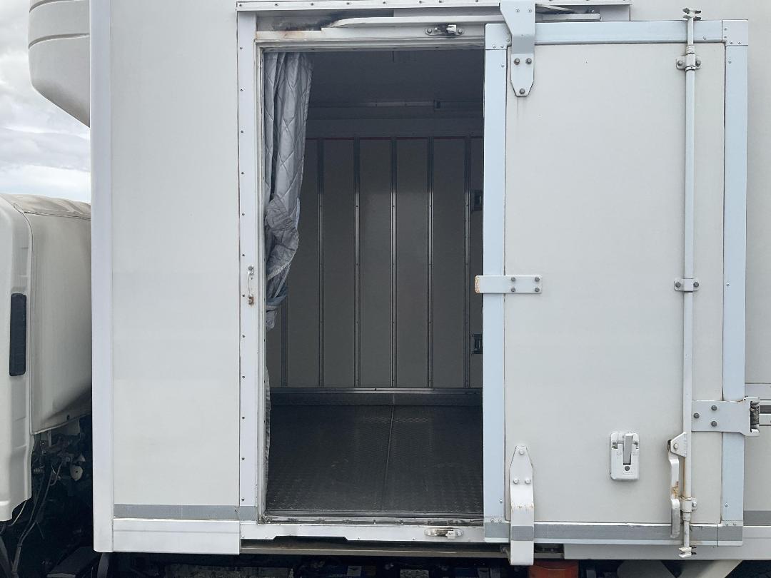 Photo '29' of Isuzu ELF Chiller Photo '29' of Isuzu ELF Chiller