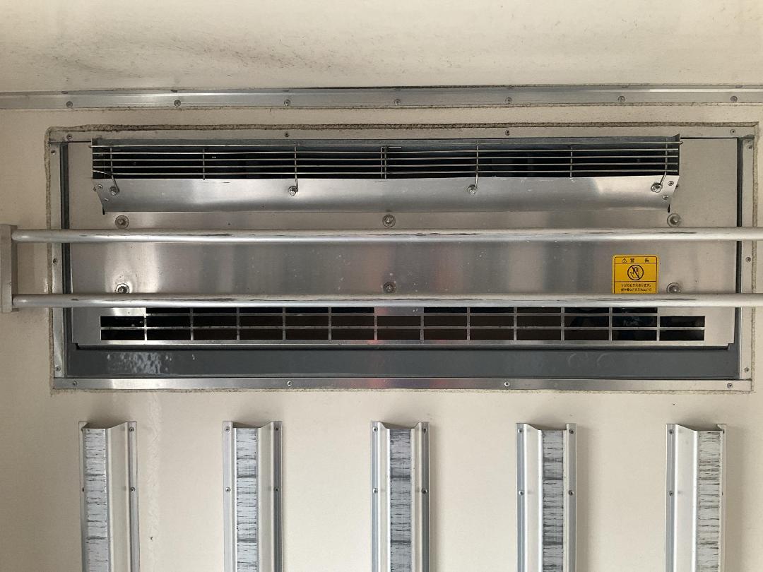 Photo '33' of Isuzu ELF Chiller Photo '33' of Isuzu ELF Chiller