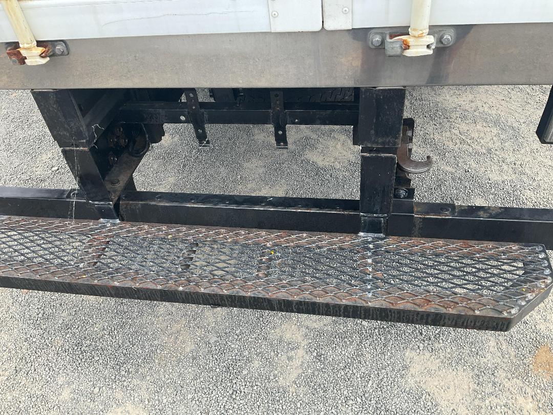 Photo '37' of Isuzu ELF Chiller Photo '37' of Isuzu ELF Chiller