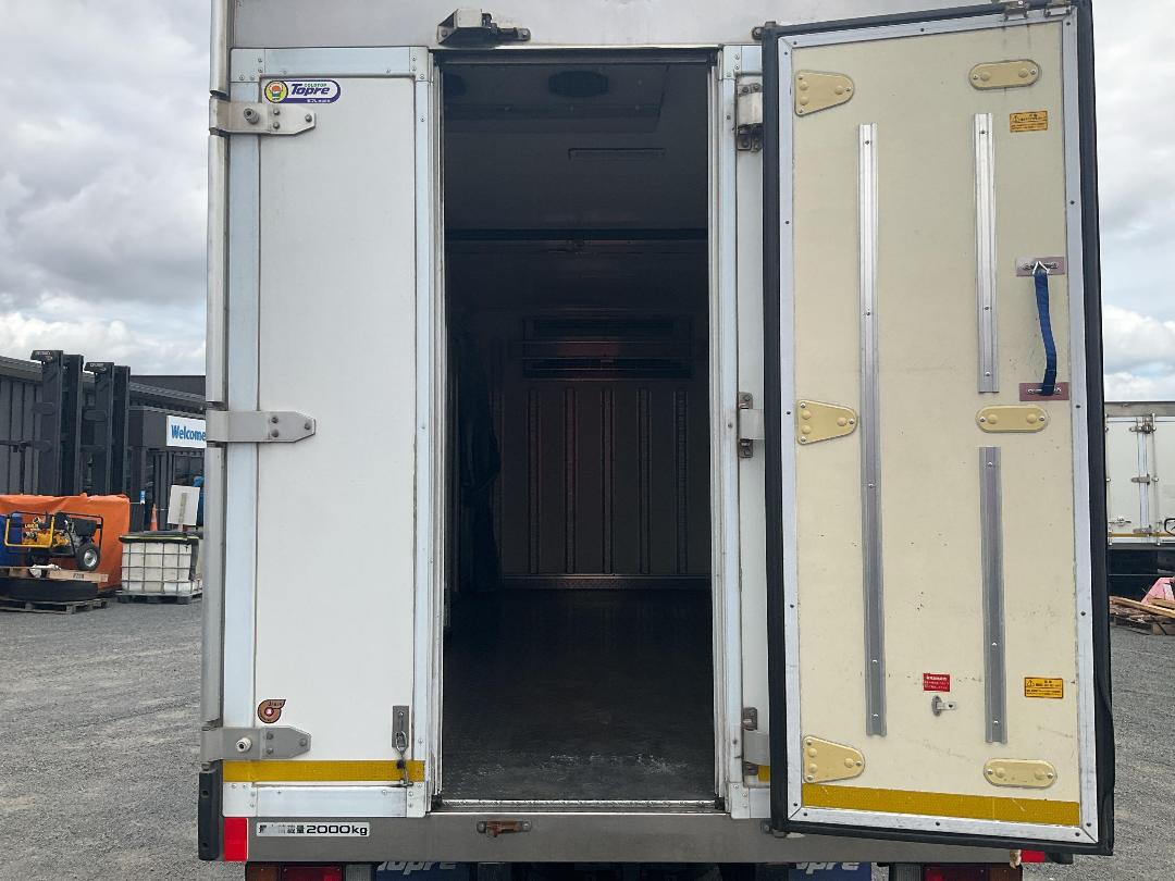 Photo '35' of Isuzu ELF Chiller Photo '35' of Isuzu ELF Chiller