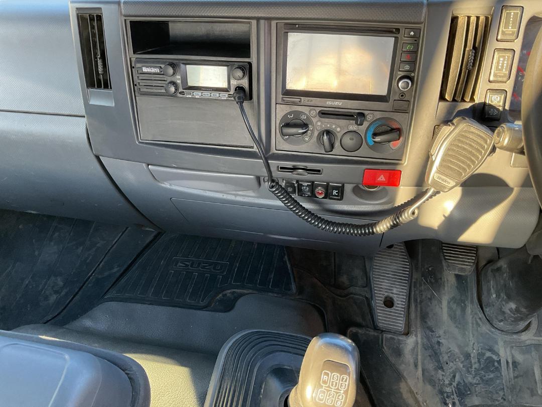 Photo '26' of Isuzu F Series FVZ1400M Flat Deck Crane