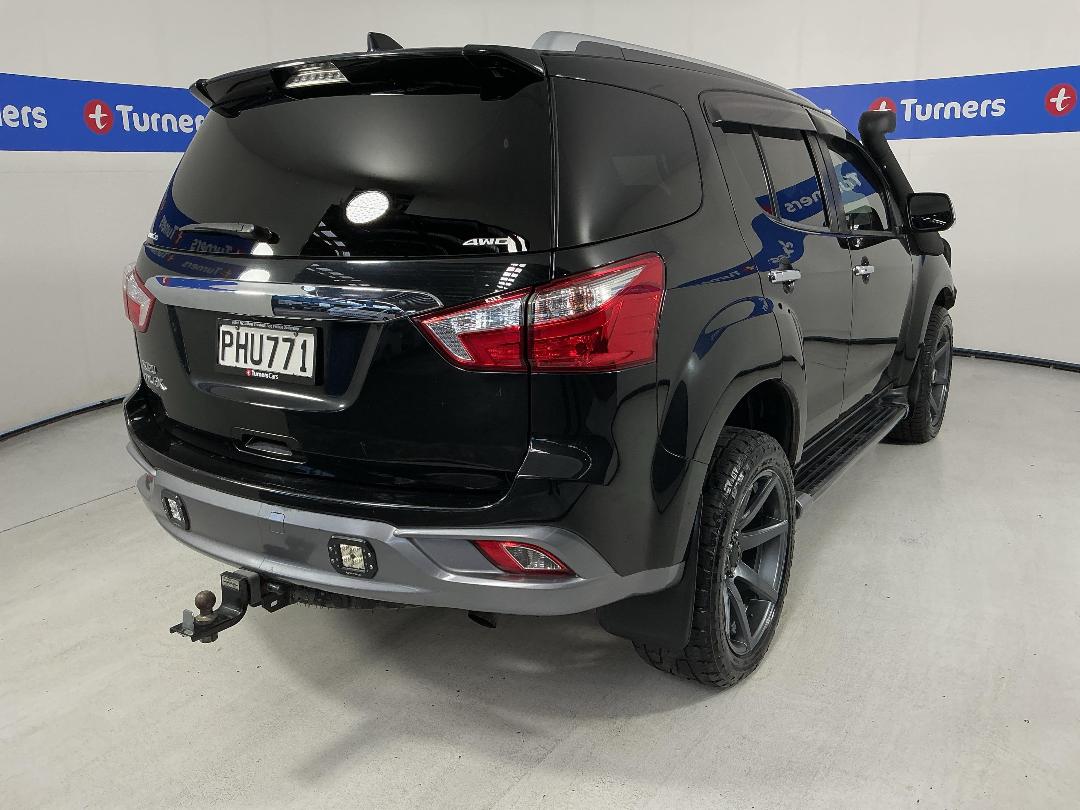 Photo '7' of Isuzu MU-X