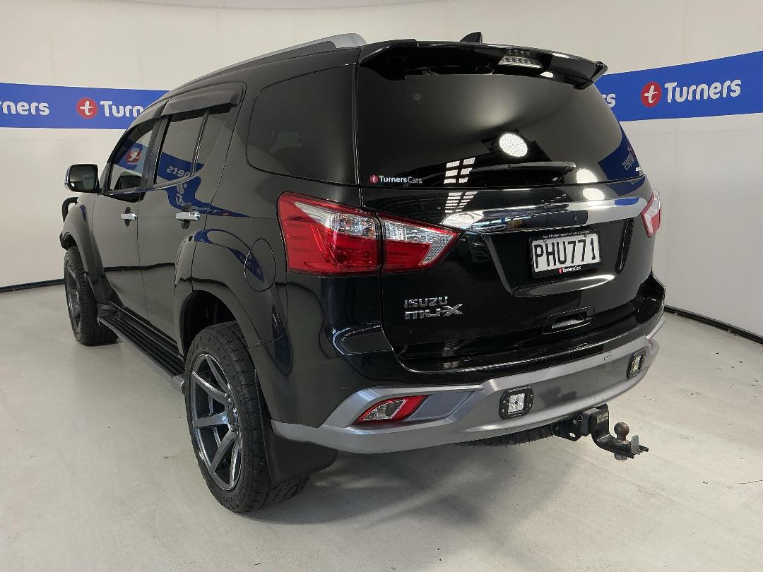 Photo '5' of Isuzu MU-X