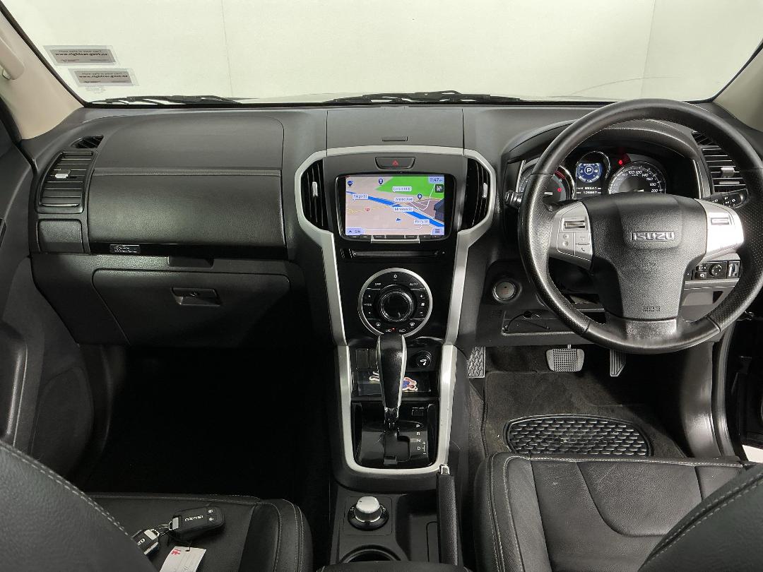 Photo '17' of Isuzu MU-X