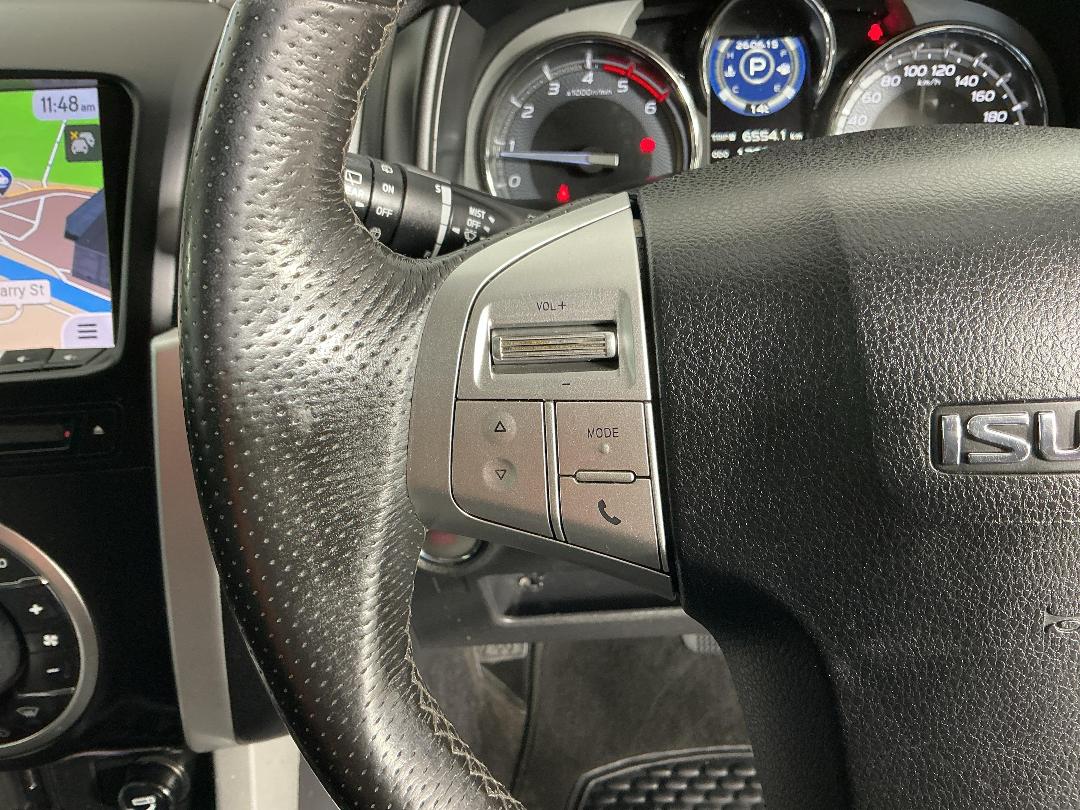 Photo '25' of Isuzu MU-X