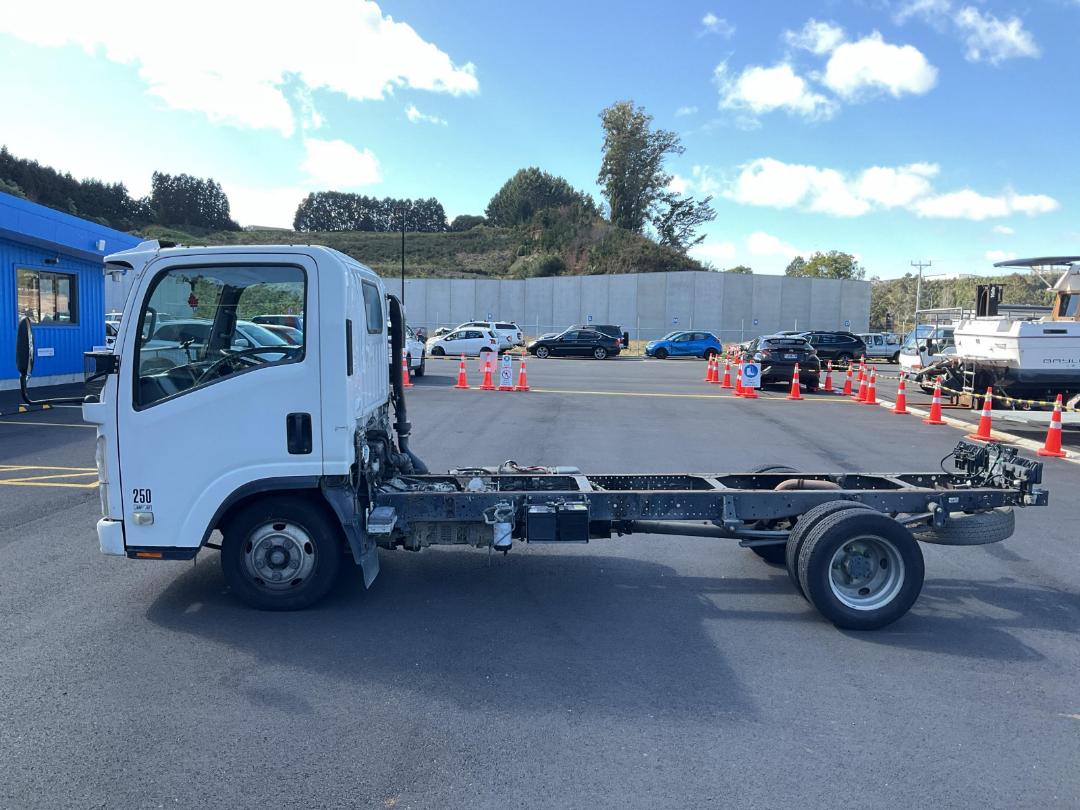 Photo '6' of Isuzu N Series NLR250M AMT Cab Chassis