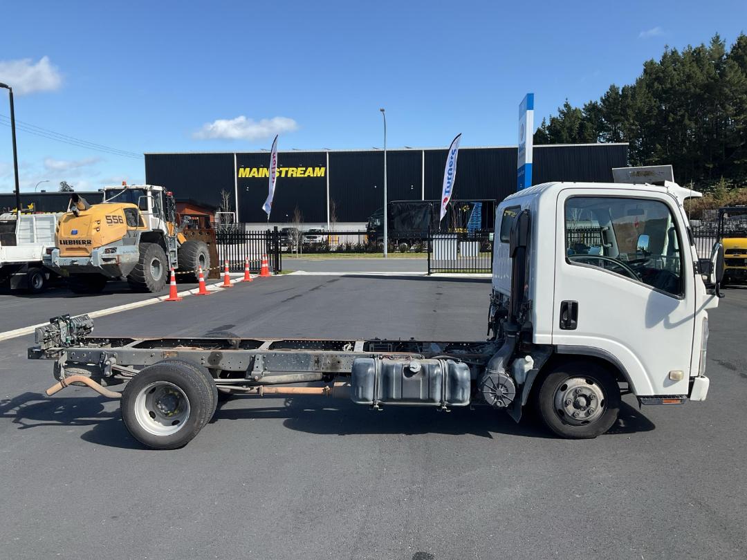 Photo '3' of Isuzu N Series NLR250M AMT Cab Chassis