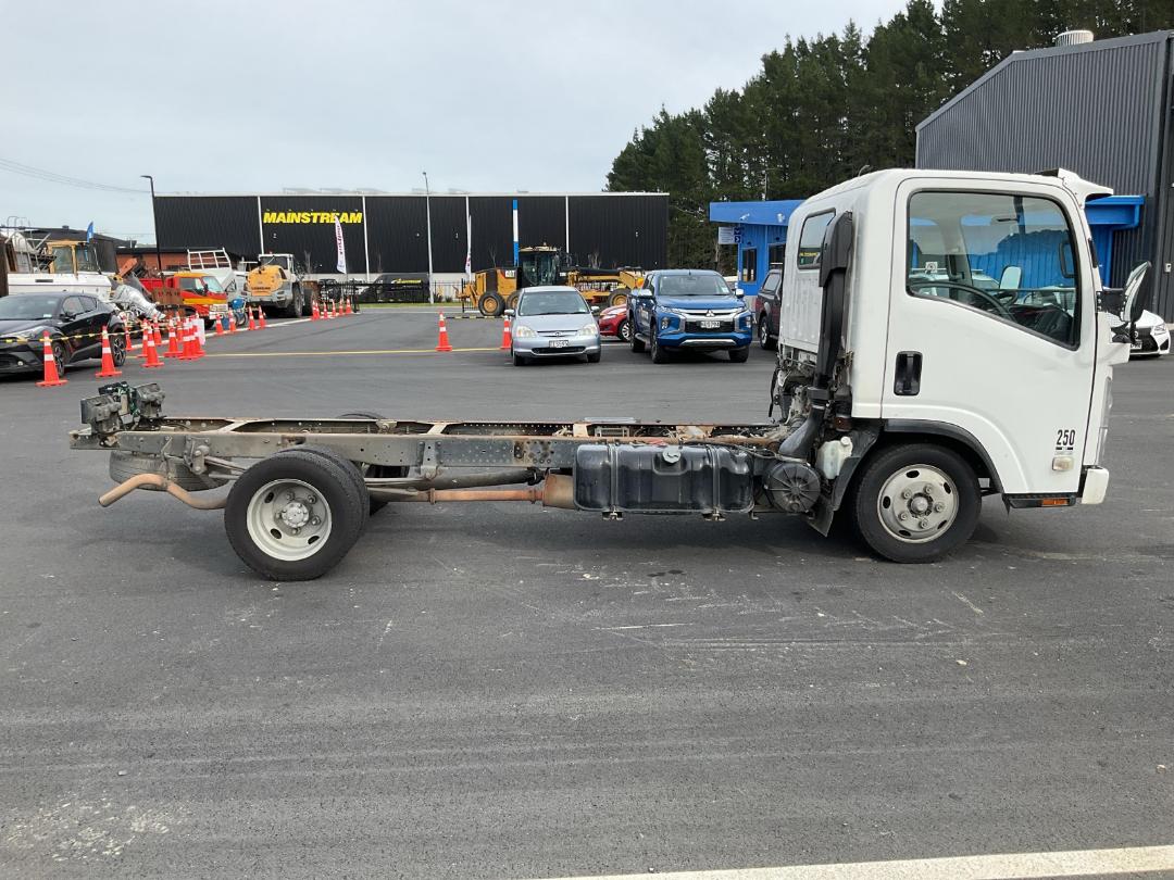 Photo '6' of Isuzu N Series NLR250M AMT Cab Chassis