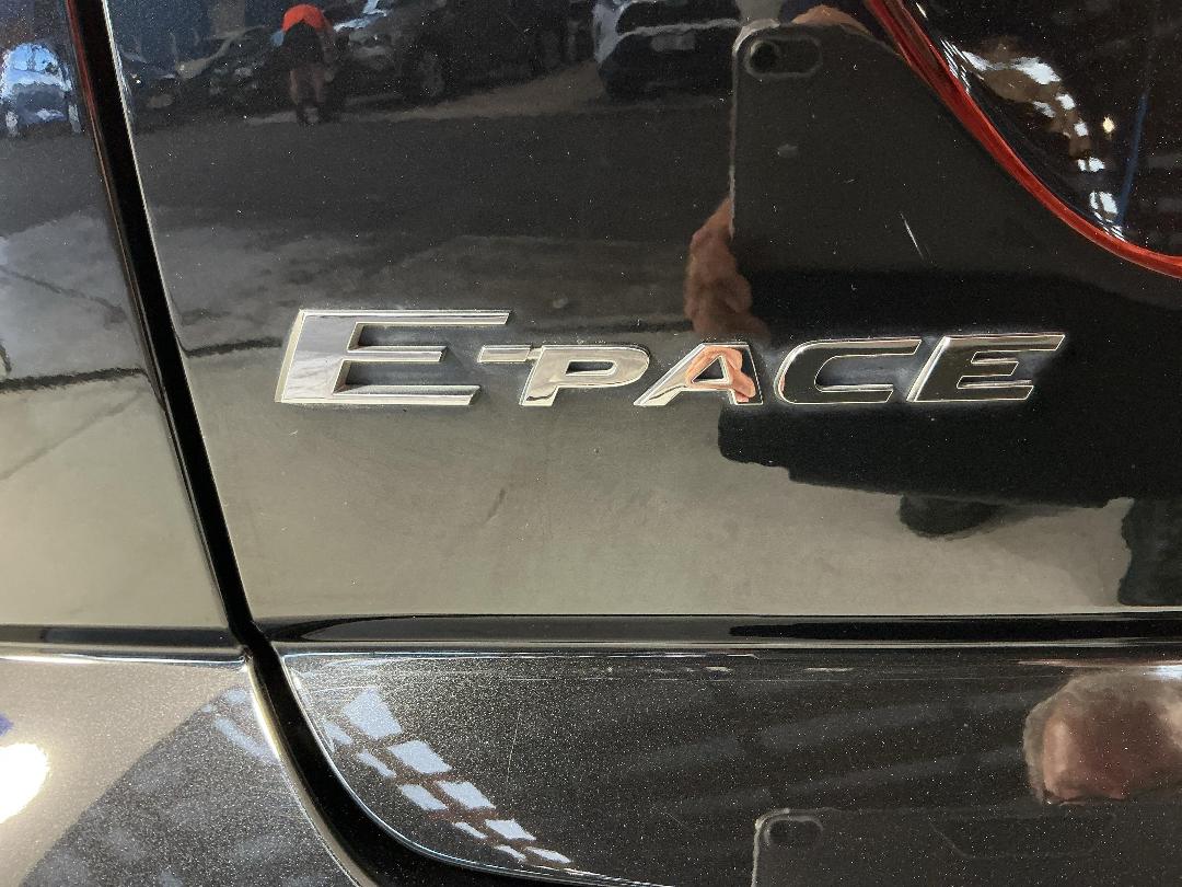 Photo '31' of Jaguar E-Pace