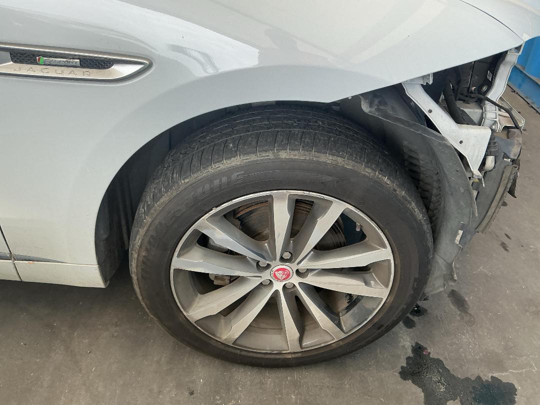 Photo '14' of Jaguar F-Pace 30D R-Sport