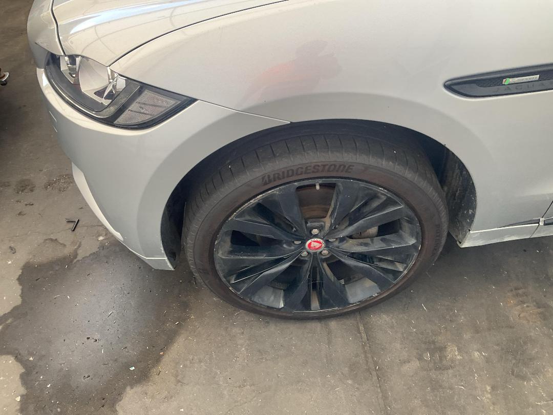 Photo '7' of Jaguar F-Pace 30D R-Sport Photo '7' of Jaguar F-Pace 30D R-Sport