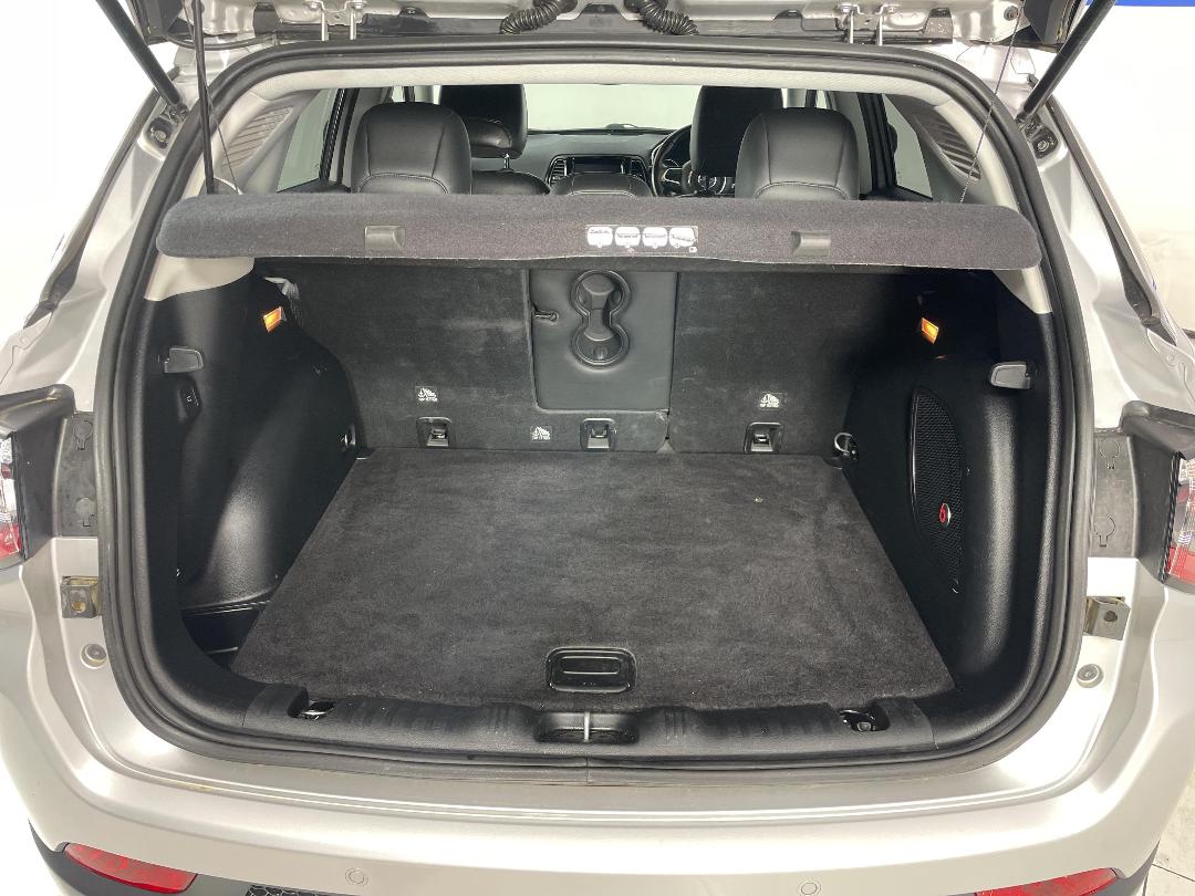 Photo '14' of Jeep Compass