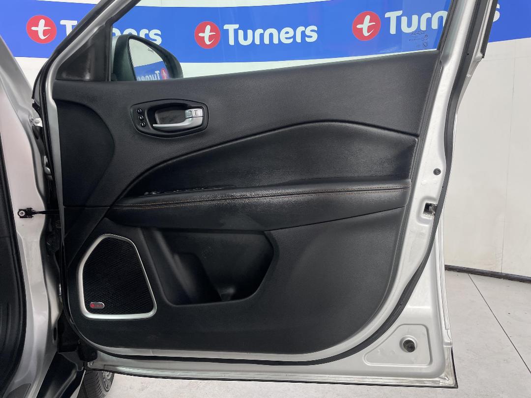 Photo '15' of Jeep Compass