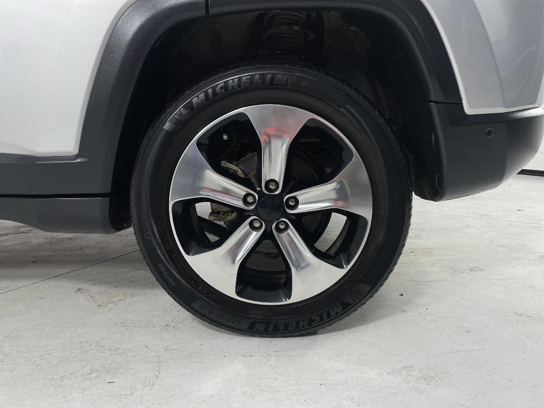 Photo '11' of Jeep Compass