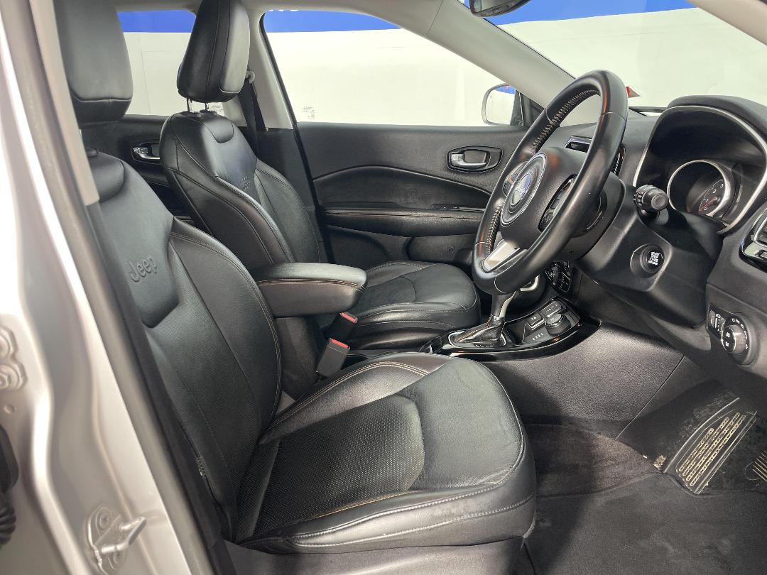 Photo '16' of Jeep Compass