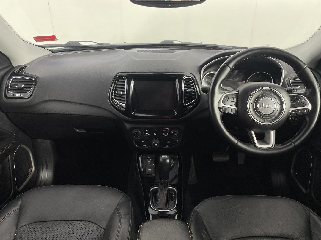 Photo '17' of Jeep Compass