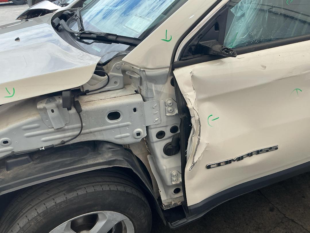 Photo '8' of Jeep Compass Longitude