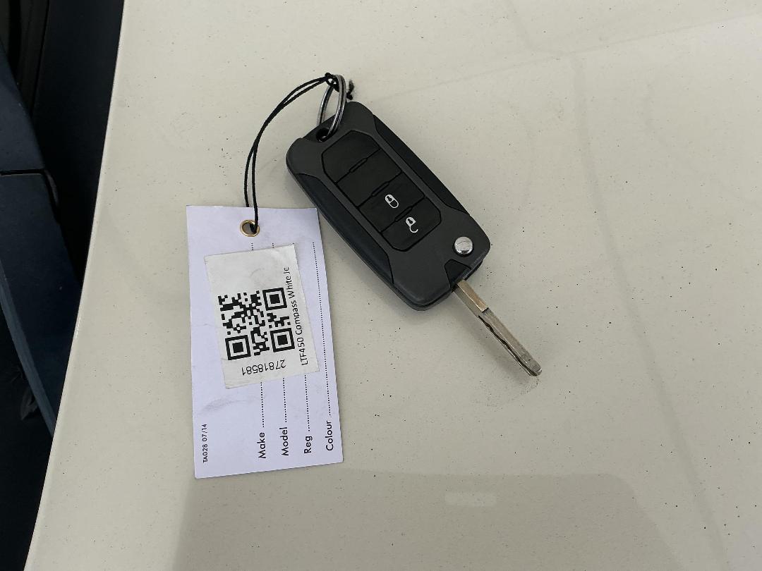 Photo '27' of Jeep Compass Longitude