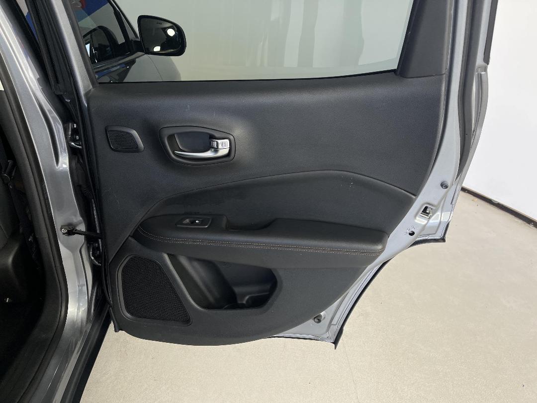 Photo '19' of Jeep Compass