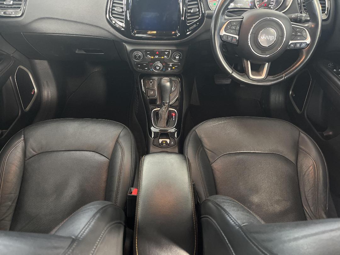 Photo '18' of Jeep Compass