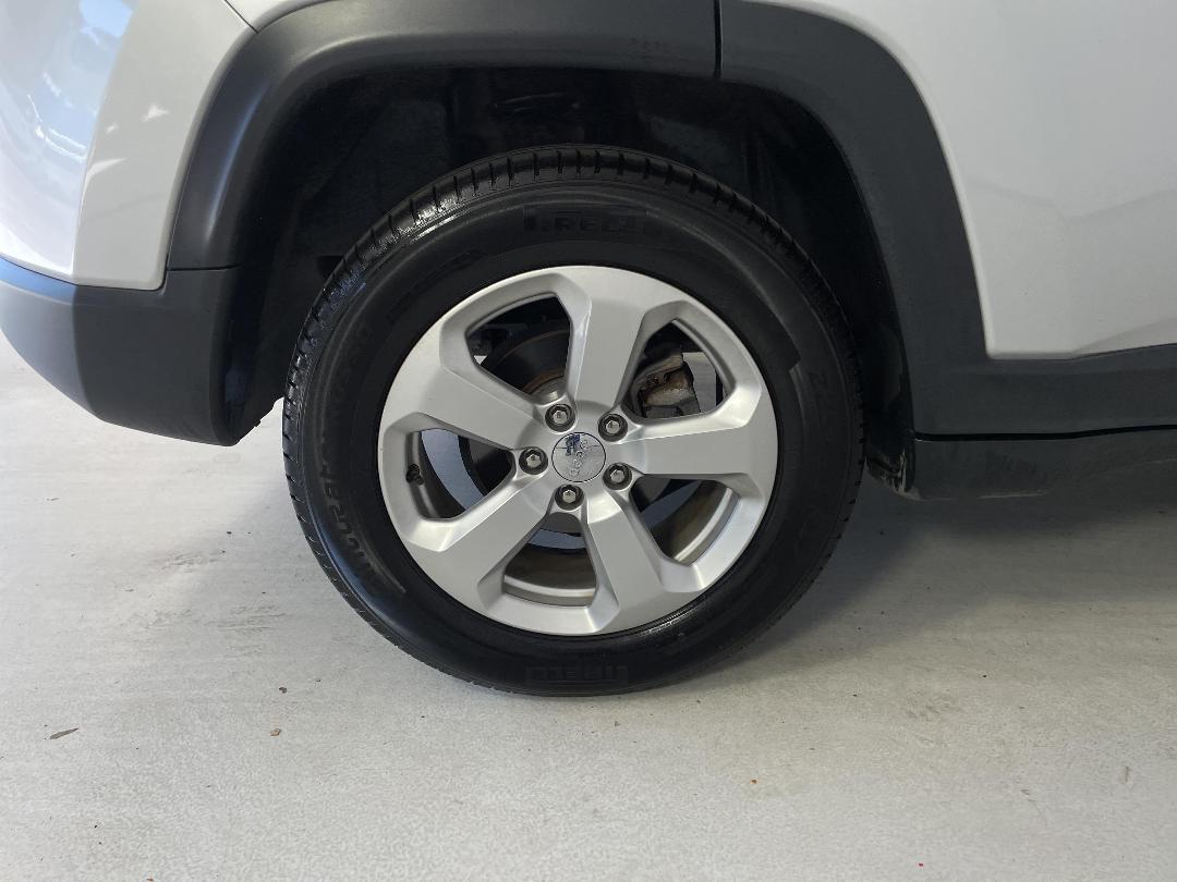 Photo '12' of Jeep Compass Photo '12' of Jeep Compass