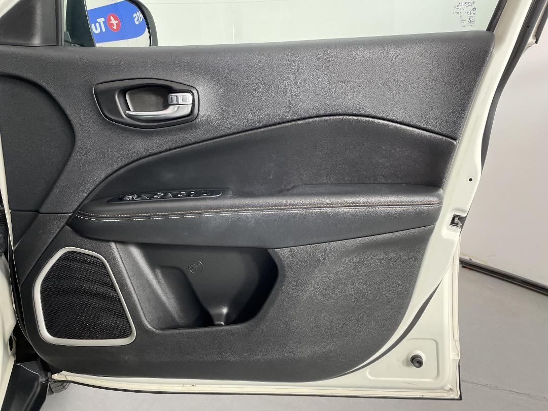 Photo '15' of Jeep Compass