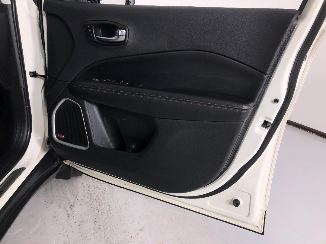 Photo '15' of Jeep Compass Photo '15' of Jeep Compass