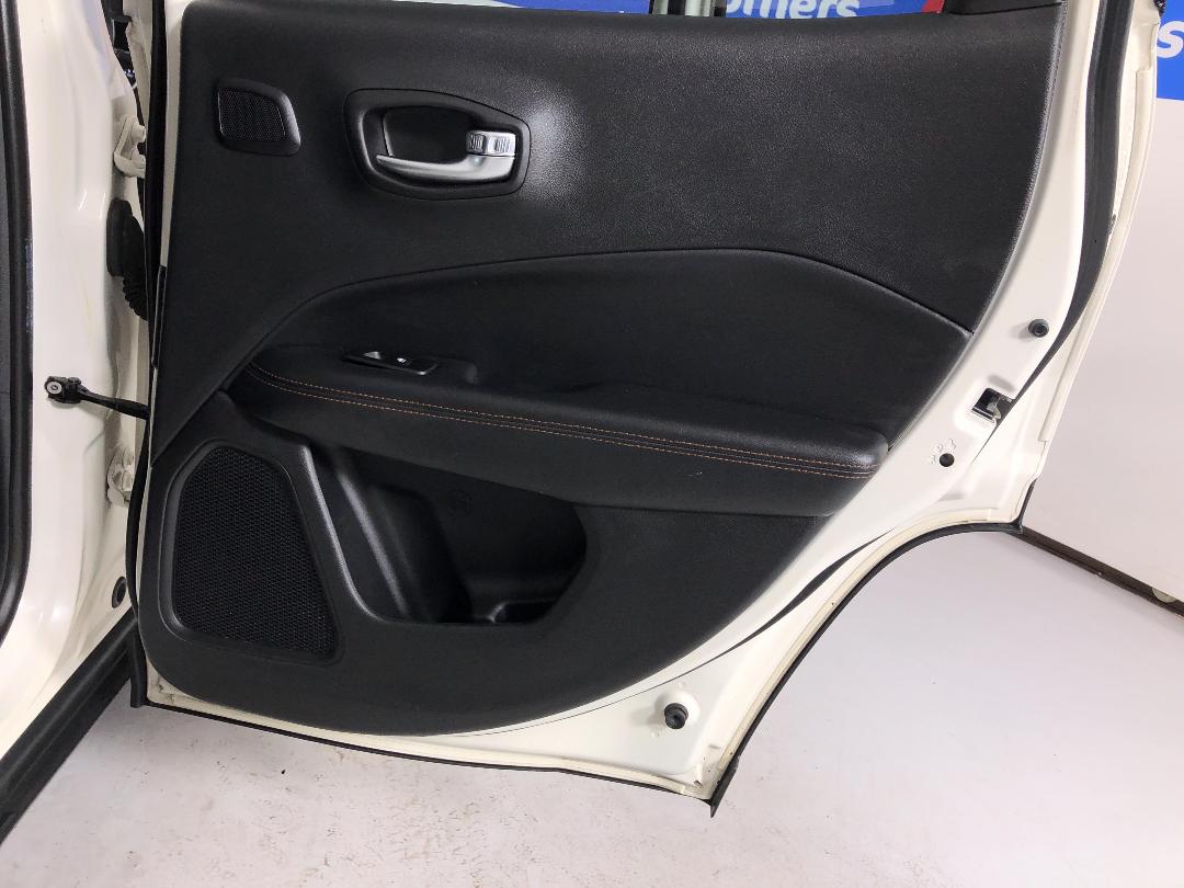 Photo '19' of Jeep Compass Photo '19' of Jeep Compass