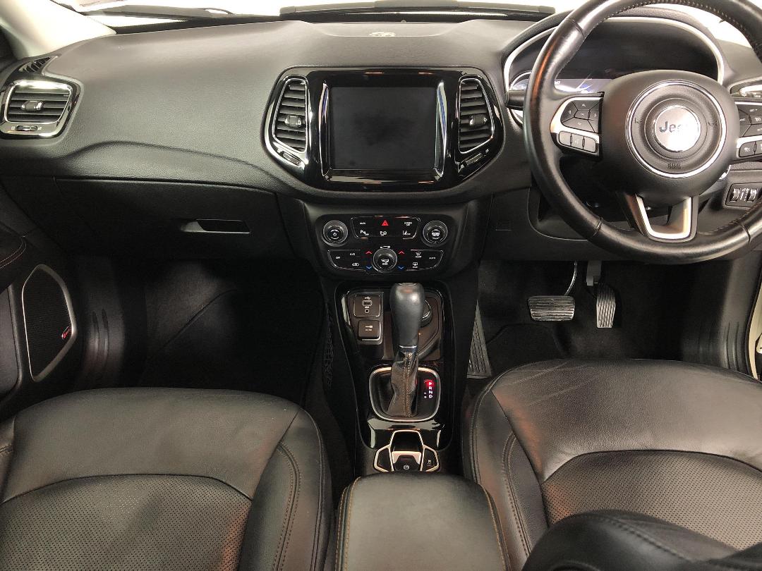 Photo '17' of Jeep Compass Photo '17' of Jeep Compass