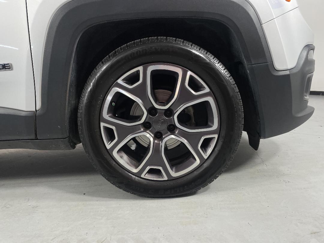 Photo '9' of Jeep Renegade