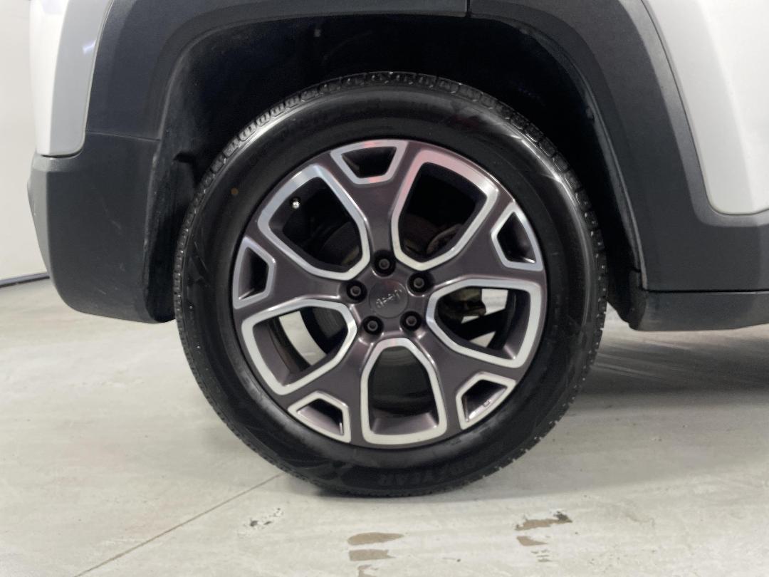 Photo '12' of Jeep Renegade